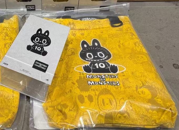 Labubu 10th Anniversary ( Exclusive Edition)